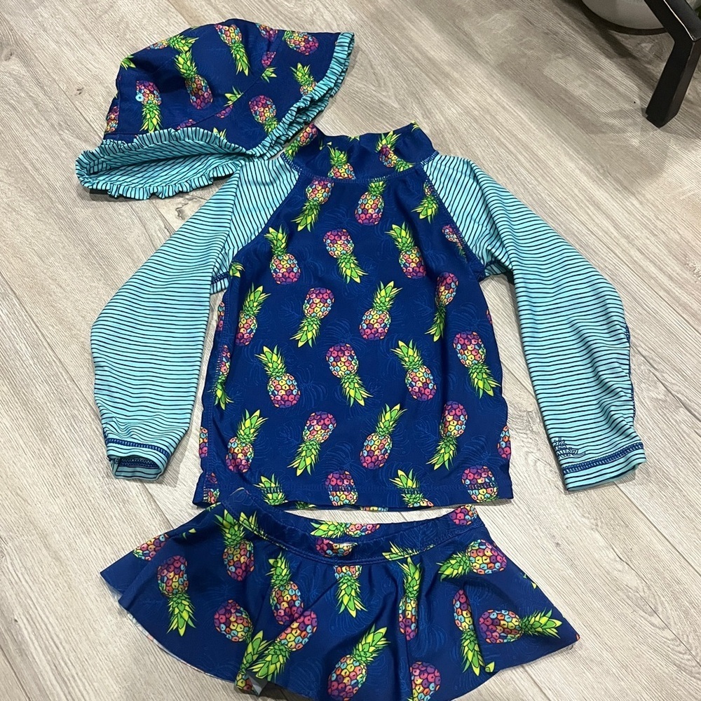 UVSkinz Girls' Pineapple Blue Rashguard Swim Set